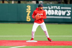 Image post by @UHCougarBB on Twitter