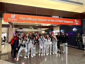 Image post by @UTRGVwbb on Facebook