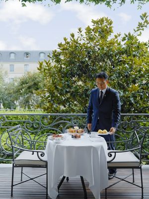 Image post by @ritzparis on Instagram