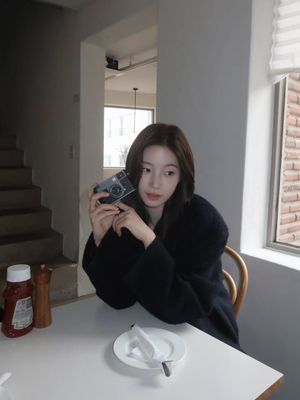 Image post by @ellemenhk on Instagram