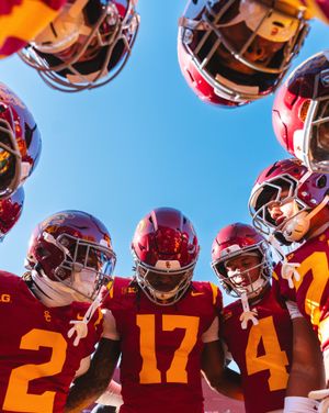 Image post by @uscfb on Instagram