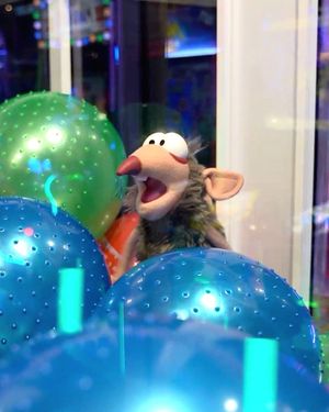 Image post by @watchmeatball on Instagram