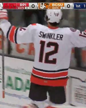 Image post by @everythingcollegehockey on Instagram