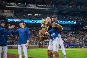 Image post by @CirclingSports on Twitter