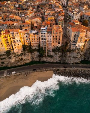 Image post by @droneartgallery on Instagram