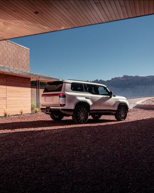 Image post by @discoverlexus on Instagram
