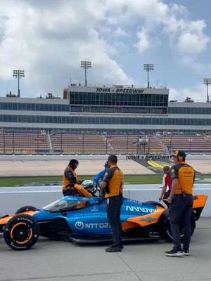 Image post by @arrowmclaren on Instagram