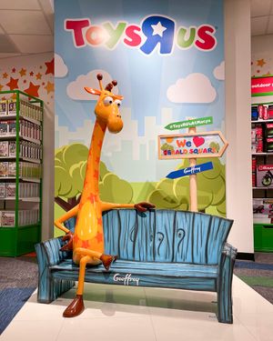 Image post by @Macys on Twitter