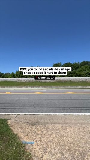 Video post by @catcatoura on Facebook
