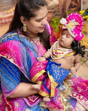 Image post by @newbornbabyphotographystudio on Instagram