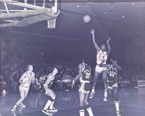 Image post by @usfmbb on Instagram