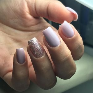 Image post by @nestanails on Instagram