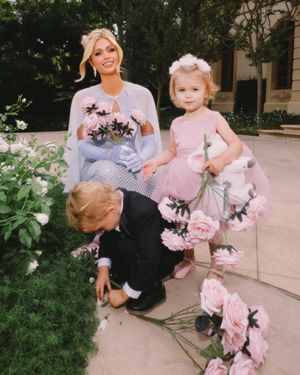Image post by @parishilton on Instagram