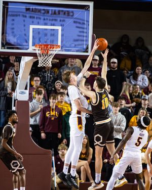 Image post by @cmumensbball on Instagram