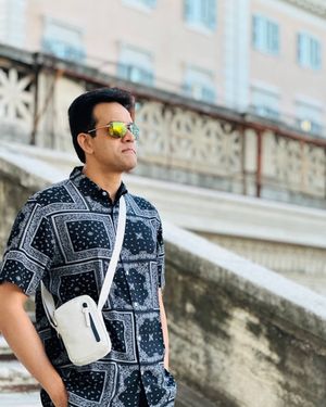 Image post by @vikramsampath on Instagram