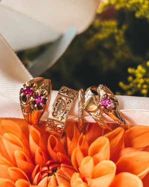 Image post by @maejeanvintage on Instagram