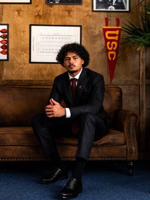 Image post by @uscfb on Instagram