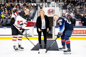 Image post by @chawomenshockey on Instagram