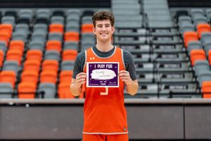 Image post by @UTRGVMBB on Facebook