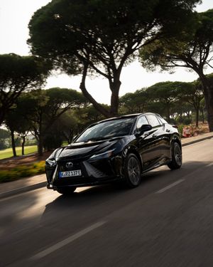Image post by @discoverlexus on Instagram