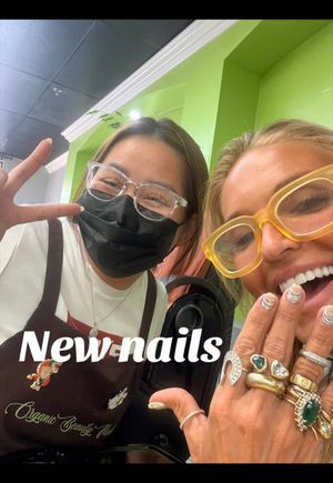 Video post by @shop.with.caroline on TikTok
