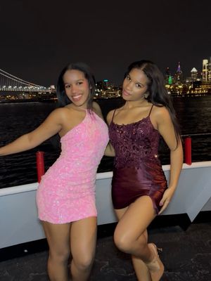 Image post by @andreaselenatwins on Instagram