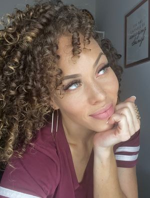 Image post by @cleatsandstilettos on Instagram