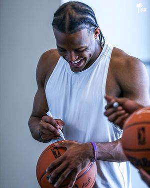 Image post by @southbaylakers on Instagram