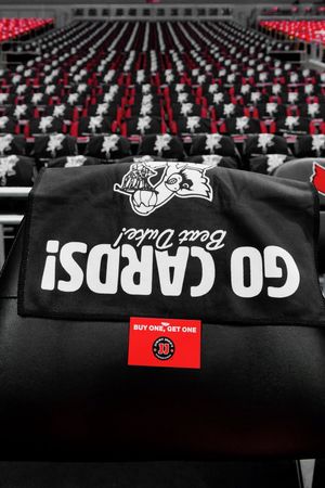 Image post by @LouisvilleMBB on Twitter