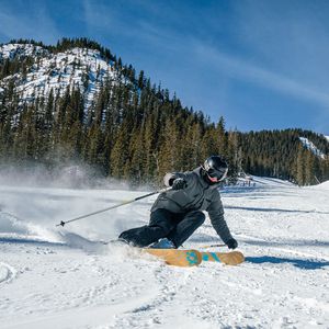 Image post by @skitaos on Instagram