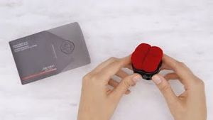 Video post by @shiseidousa on YouTube