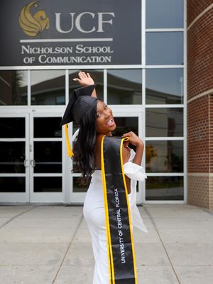 Image post by @shotsbyvalen on Instagram