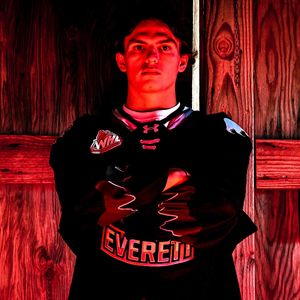 Image post by @everett_silvertips on Instagram
