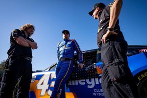 Image post by @erik_jones on Instagram