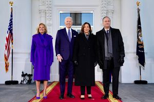 Image post by @VP46Archive on Twitter