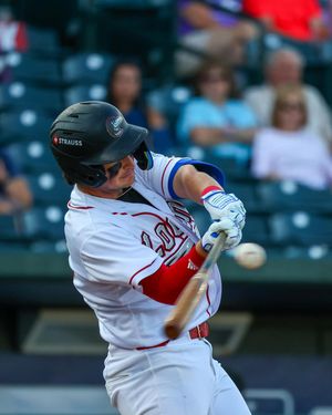 Image post by @greatlakesloons on Instagram