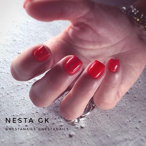 Image post by @nestanails on Instagram