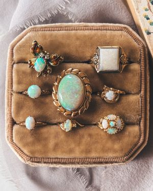 Image post by @maejeanvintage on Instagram