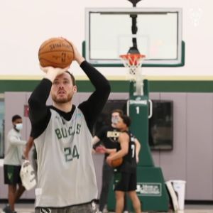 Video post by @BucksCommunity on Facebook
