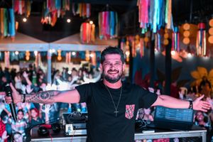 Image post by @carlinhosdj on Instagram