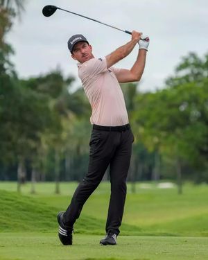 Image post by @uw_mgolf on Instagram