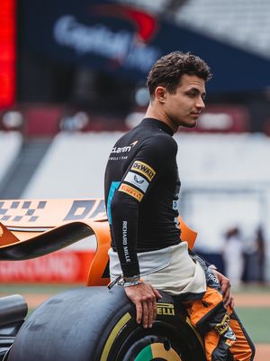 Image post by @louiejaysienders on Instagram