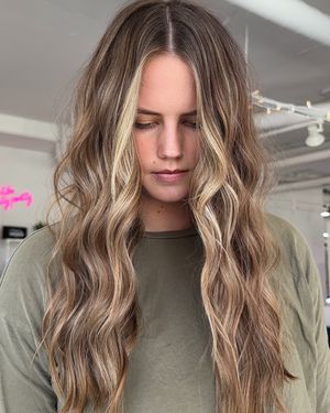 Image post by @dangerjonesbalayage on Instagram