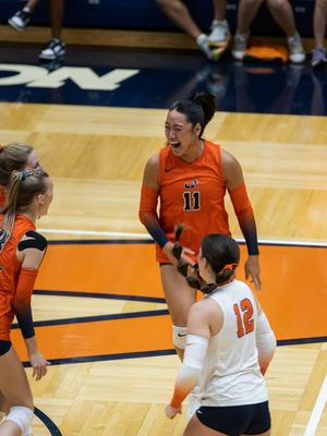 Image post by @hopecollegevolleyball on Facebook