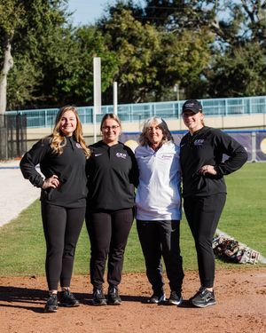 Image post by @ekusoftball on Instagram