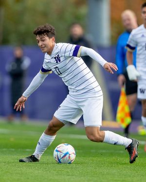 Image post by @uw_msoccer on Instagram