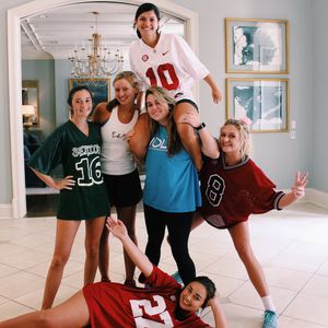 Image post by @uapanhellenic on Instagram