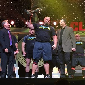 Image post by @shawstrength on Instagram