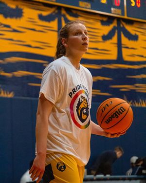 Image post by @ucsc_wbball on Instagram