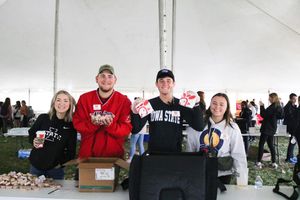 Image post by @isuhomecoming on Instagram